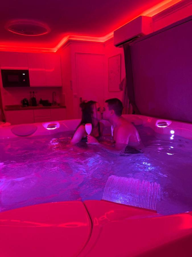Casa Amor & Spa, Appartement Suite Jacuzzi & Piscine Chauffee Montfort-sur-Argens Exteriör bild